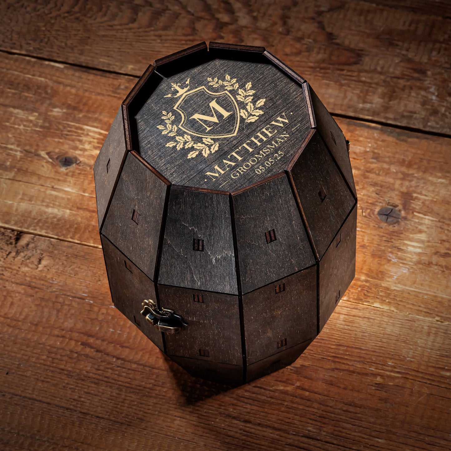 Best Man & Groomsmen Personalized Whiskey Glass in Wooden Barrel