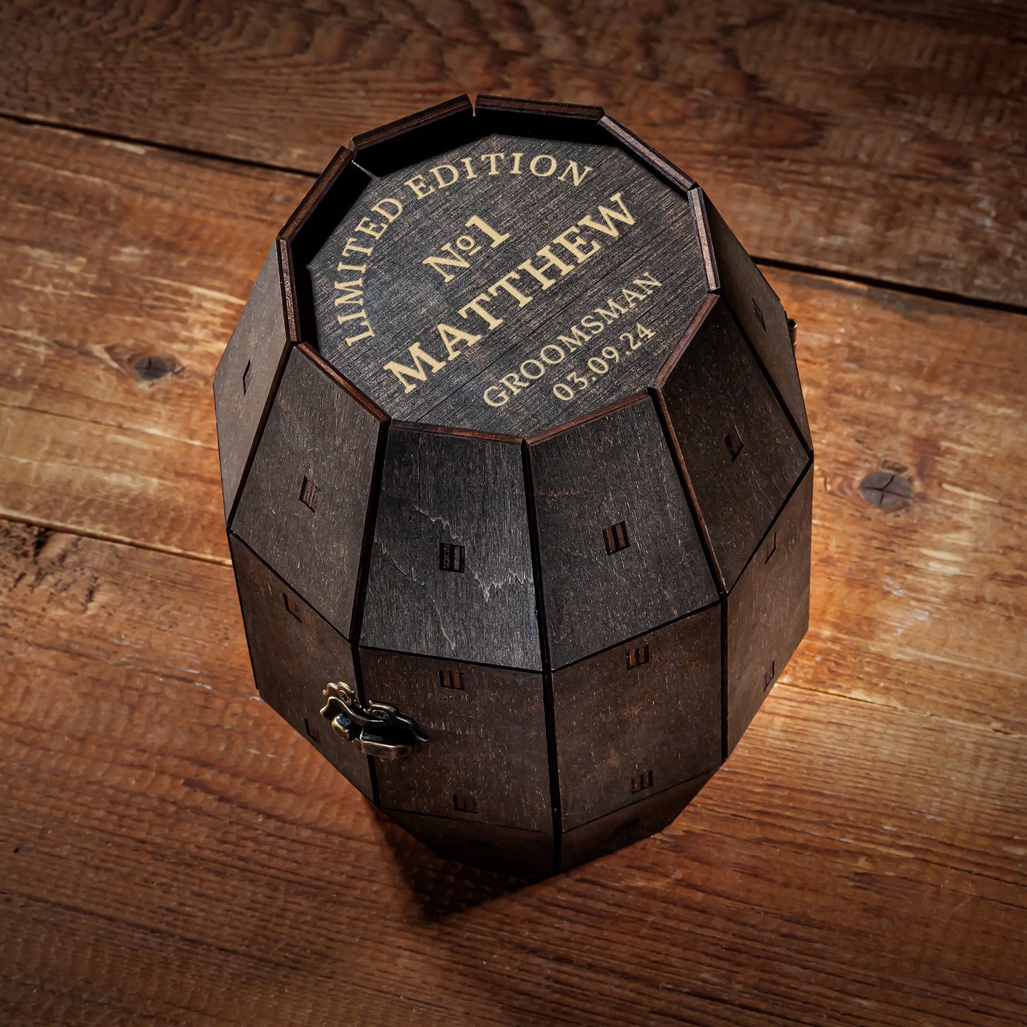 Personalized Shot Glass Set in Wooden Revolver Barrel – Unique Groomsmen Gift Box