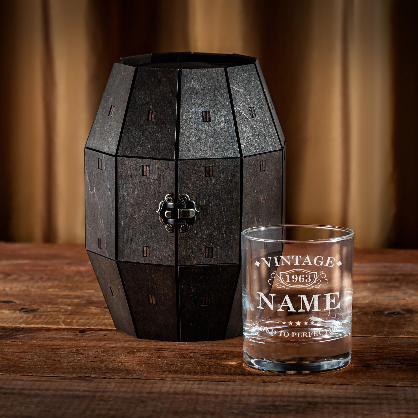 Personalized Whiskey Glass Set in Wooden Barrel – Birthday Gift for Men