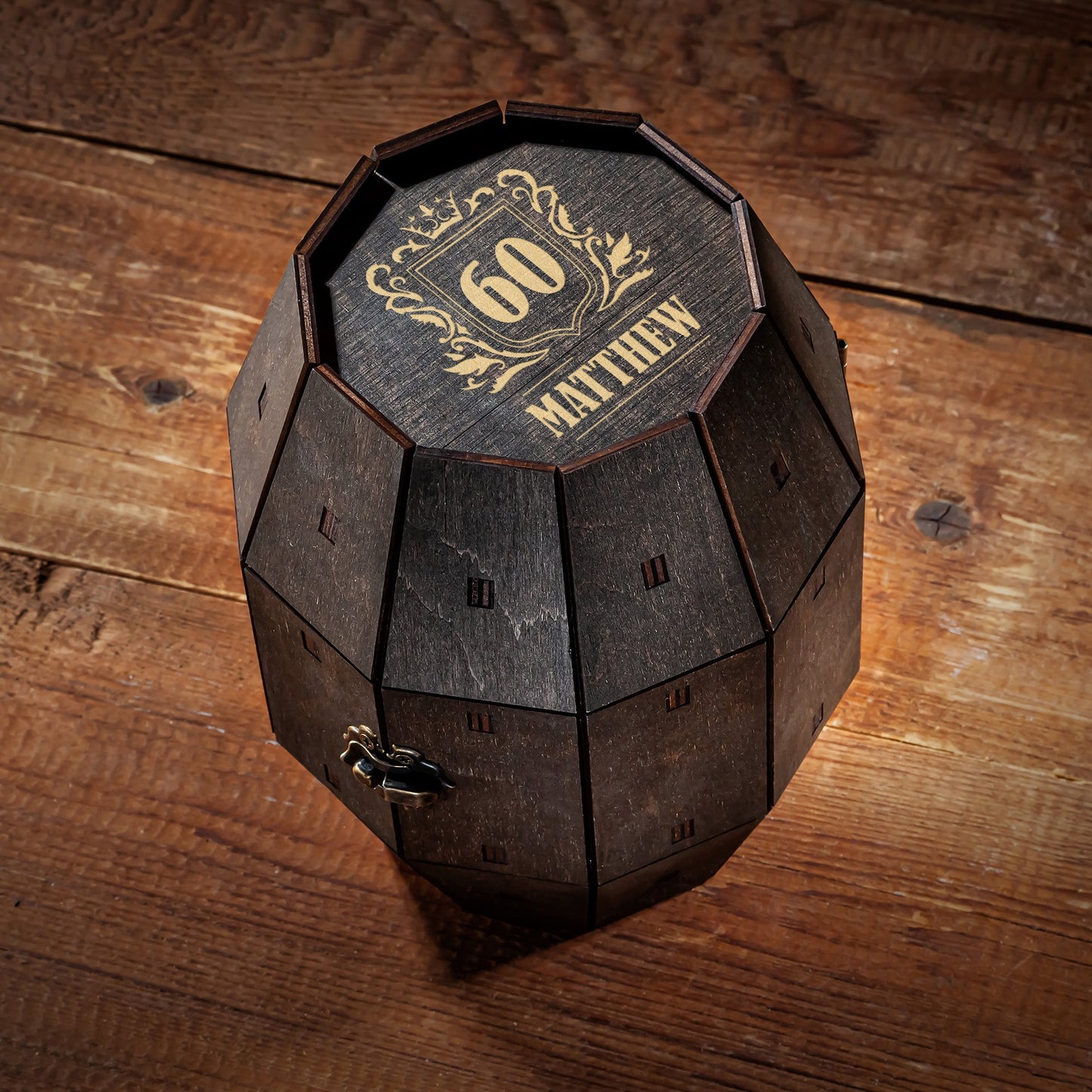 Personalized Whiskey Glass Set in Wooden Barrel – Birthday Gift for Men