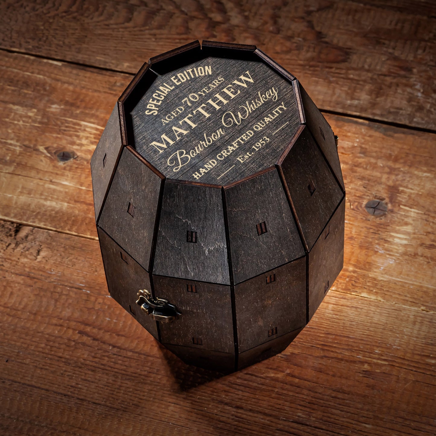 Personalized Whiskey Glass Set in Wooden Barrel – Birthday Gift for Men