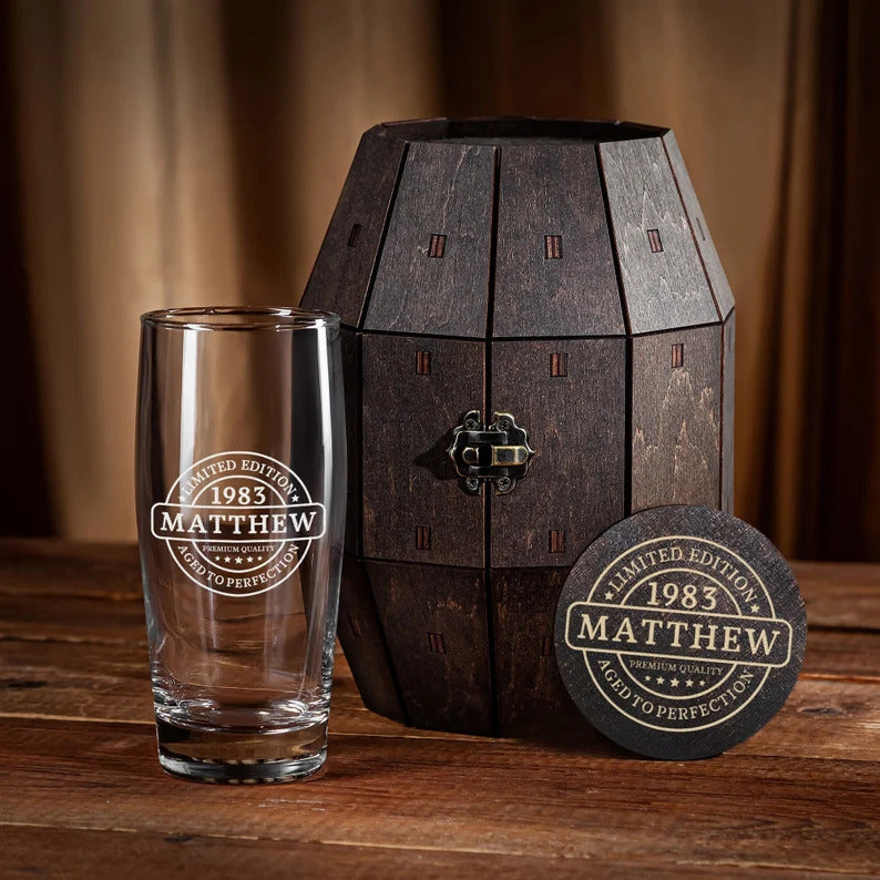 Personalized Beer Glass in Wooden Barrel – Birthday Gift for Him