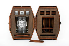 Load image into Gallery viewer, Personalized Barrel Box with Coat of Arms Monogram Glass
